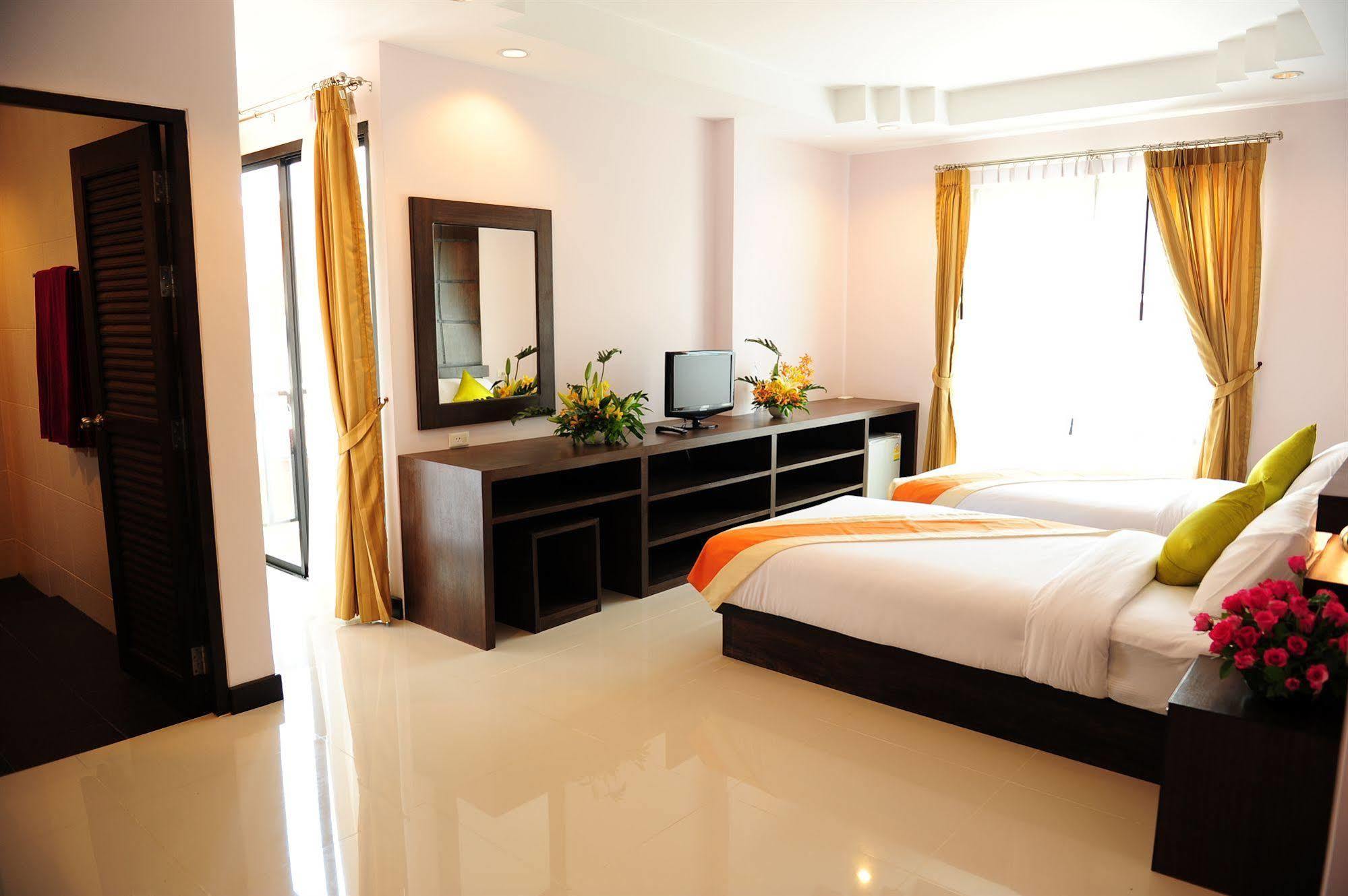 Ice Kamala Beach Hotel Bagian luar foto