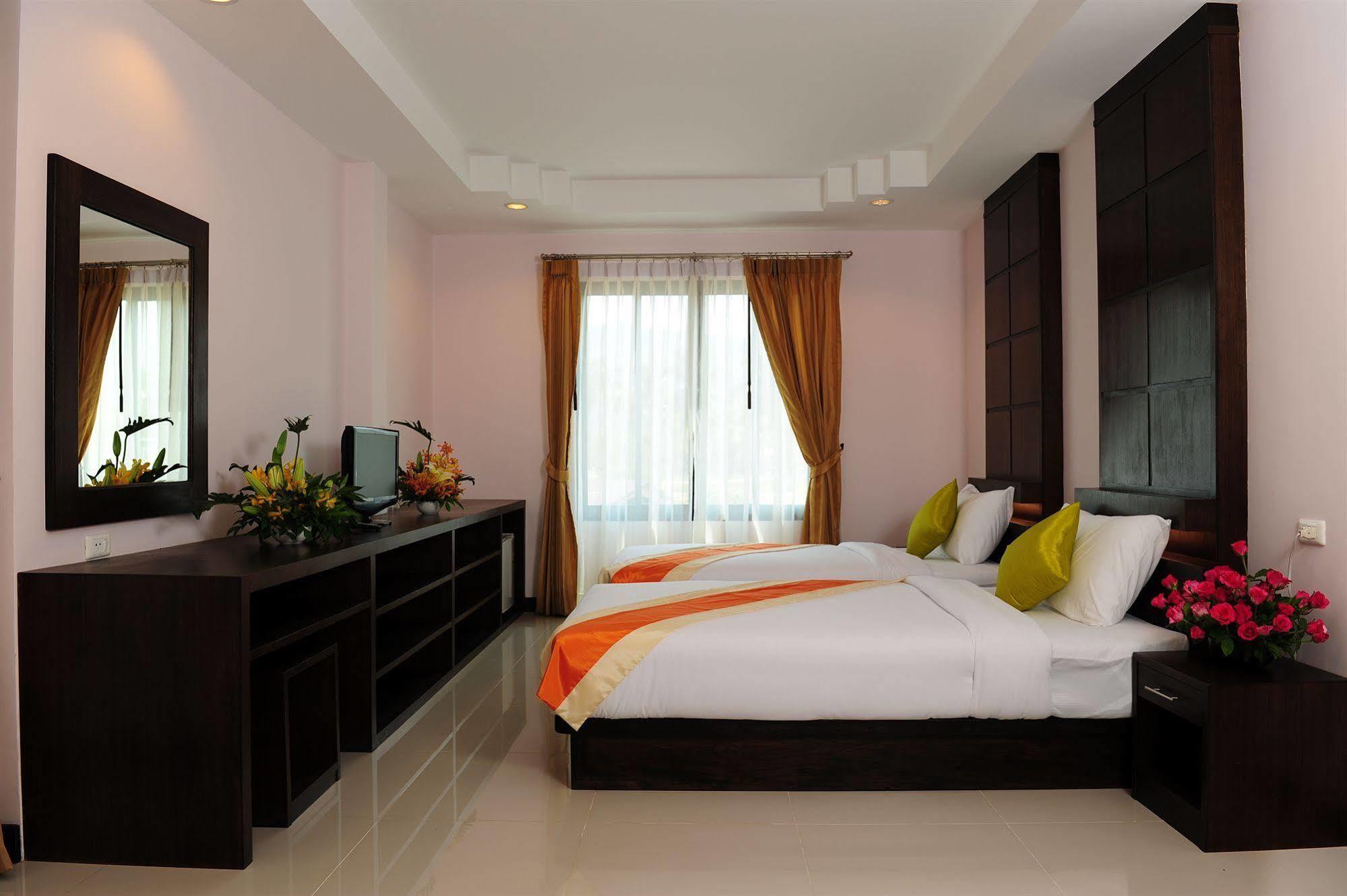 Ice Kamala Beach Hotel Bagian luar foto